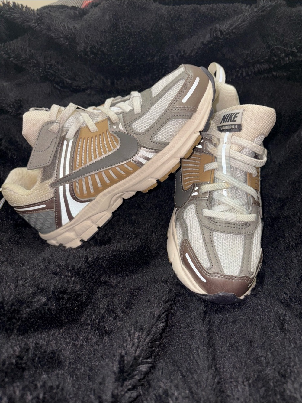Nike Kids Beige, Gray & Brown Trail Sneakers